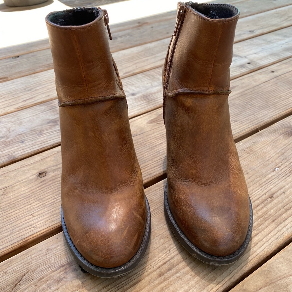 Steve Madden brown leather booties